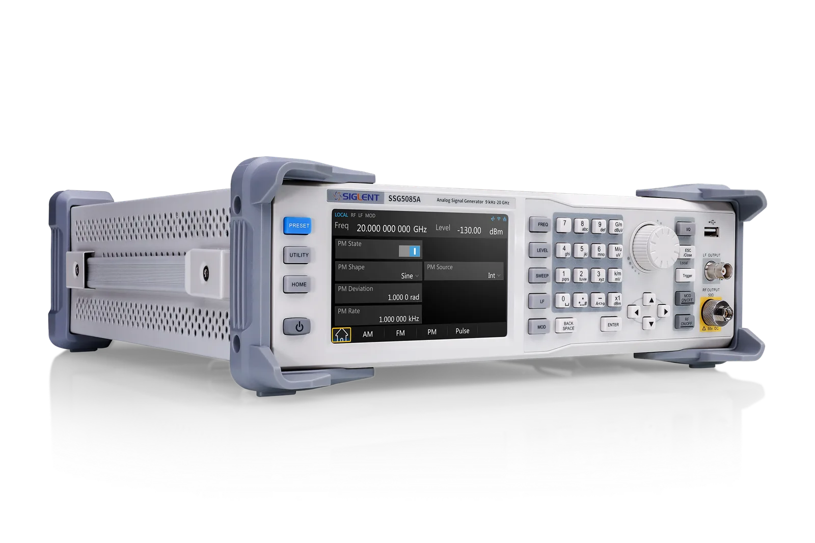 SIGLENT SSG5000A RF generator display and front-panel controls